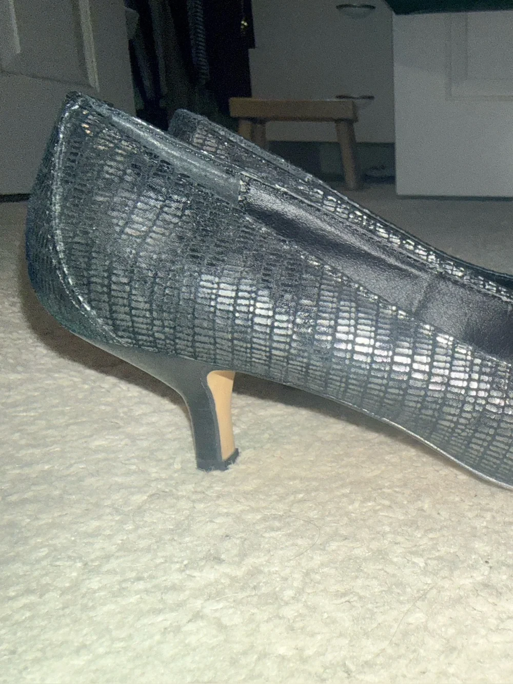Donald Pilner Kitten Heels, size 6